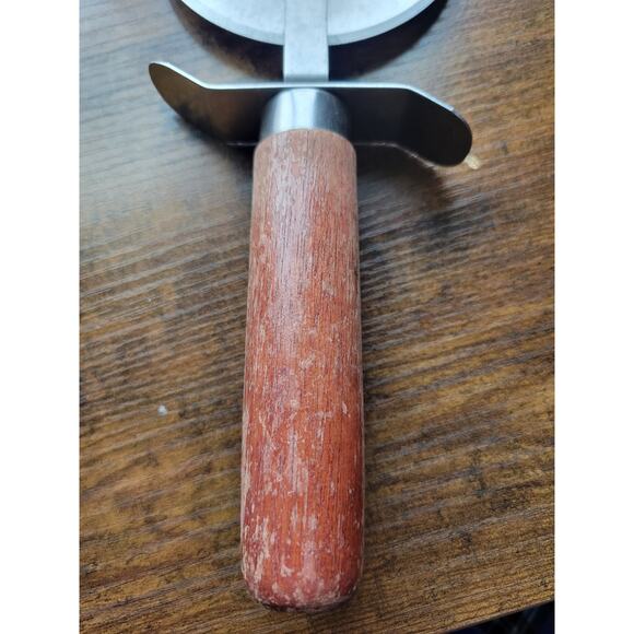 The Pampered Chef #1301 - Large 4" Pizza Cutter/Wheel, Slicer w/Wood Handle - Picture 7 of 9